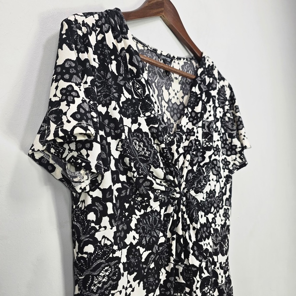 Daisy Fuentes Petites Babydoll Top XL P Floral Twist V-Neck Whimsigoth Office - Picture 2 of 9